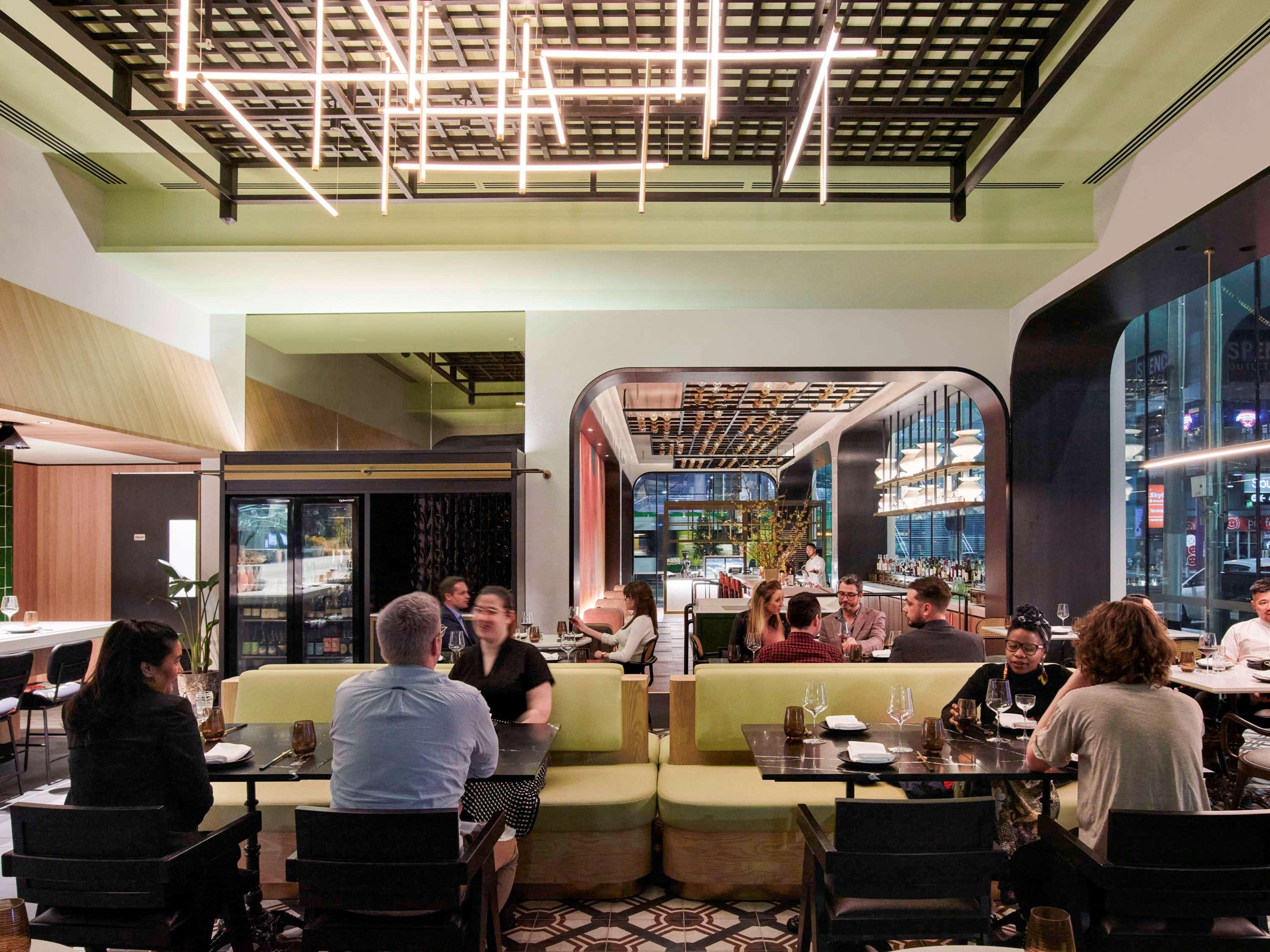 Movenpick Hotel Melbourne On Spencer Экстерьер фото